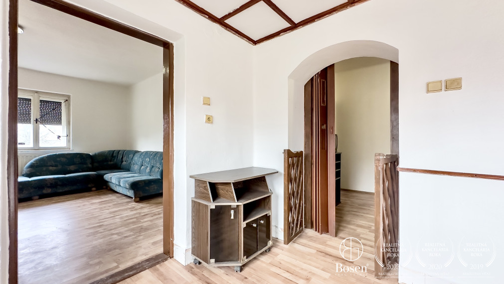 BOSEN | Na predaj, poschodový rodinný dom, Gemerský Jablonec.