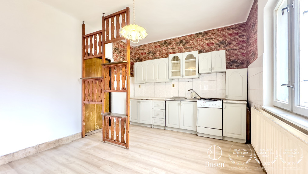 BOSEN | Na predaj, poschodový rodinný dom, Gemerský Jablonec.