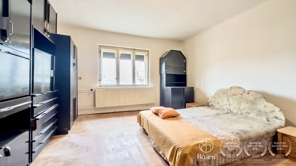 BOSEN | Na predaj, poschodový rodinný dom, Gemerský Jablonec.