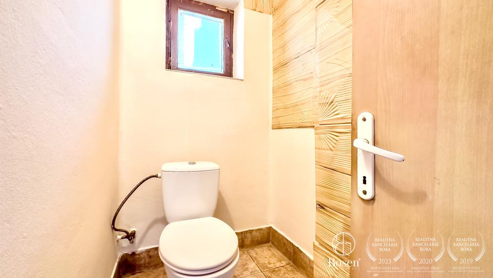 BOSEN | Na predaj, poschodový rodinný dom, Gemerský Jablonec.