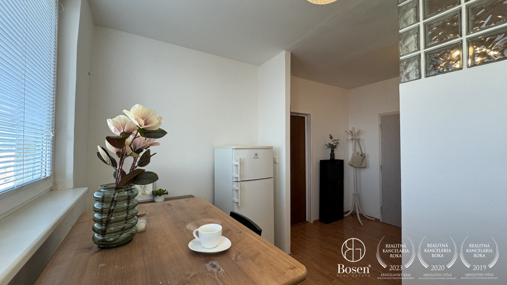 BOSEN | Na prenájom 1 izbový byt s krásnym výhľadom v Bratislave na Fedinovej ulici