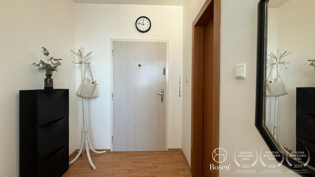 BOSEN | Na prenájom 1 izbový byt s krásnym výhľadom v Bratislave na Fedinovej ulici