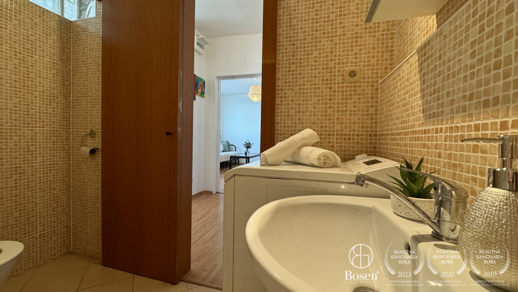 BOSEN | Na prenájom 1 izbový byt s krásnym výhľadom v Bratislave na Fedinovej ulici