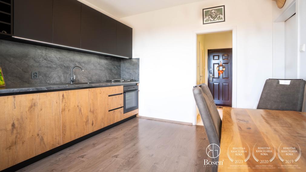 BOSEN | Na prenájom kompletne zariadený, klimatizovaný 1,5 izbový byt v centre Šamorína