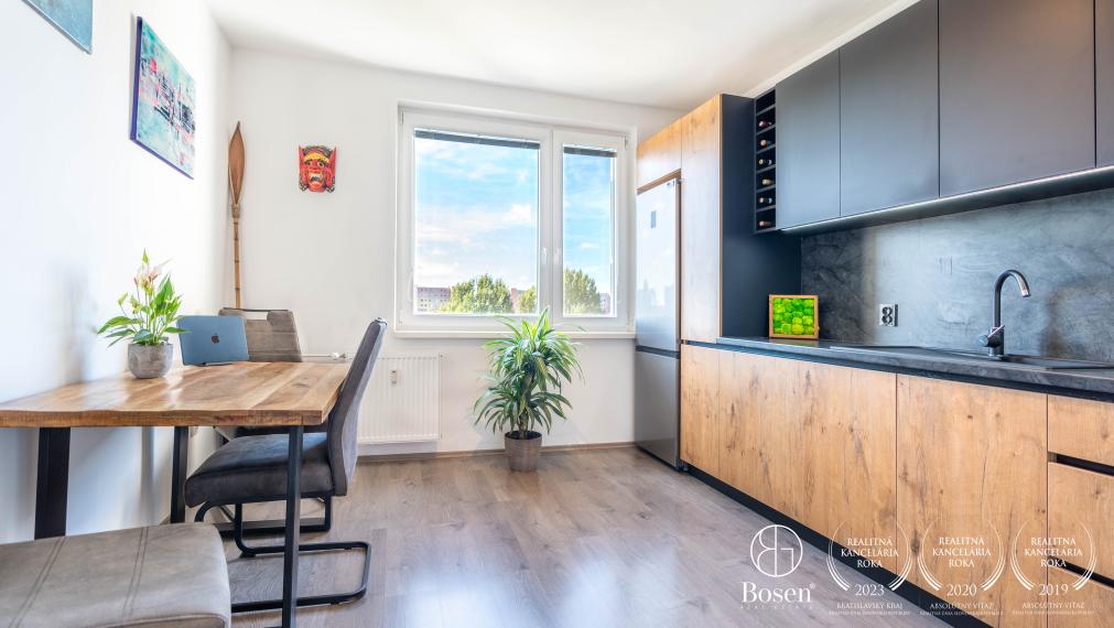 BOSEN | Na prenájom kompletne zariadený, klimatizovaný 1,5 izbový byt v centre Šamorína