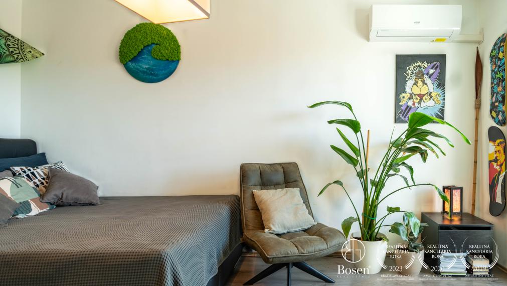 BOSEN | Na prenájom kompletne zariadený, klimatizovaný 1,5 izbový byt v centre Šamorína