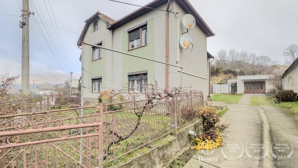 BOSEN | Na predaj, poschodový rodinný dom, Gemerský Jablonec.