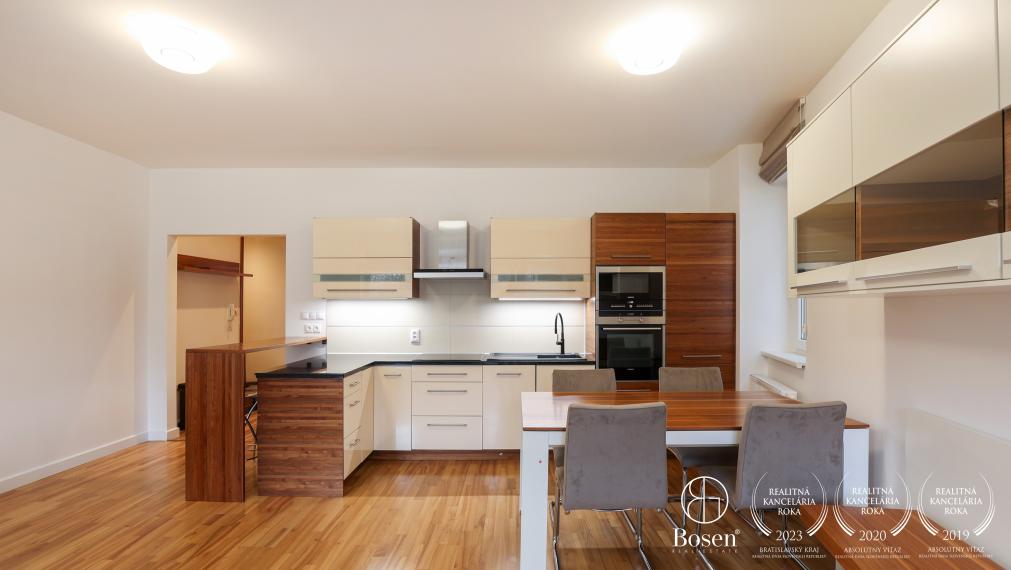 BOSEN | 4-izb byt s terasou a parkovacím státim, Chrenová