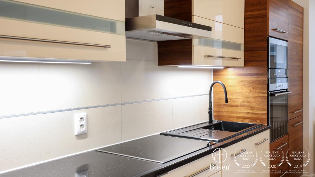 BOSEN | 4-izb byt s terasou a parkovacím státim, Chrenová