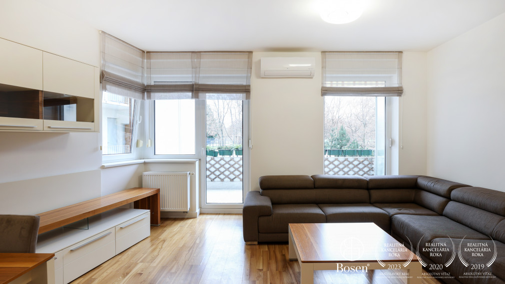 BOSEN | 4-izb byt s terasou a parkovacím státim, Chrenová