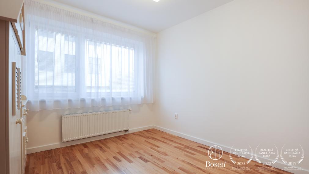 BOSEN | 4-izb byt s terasou a parkovacím státim, Chrenová