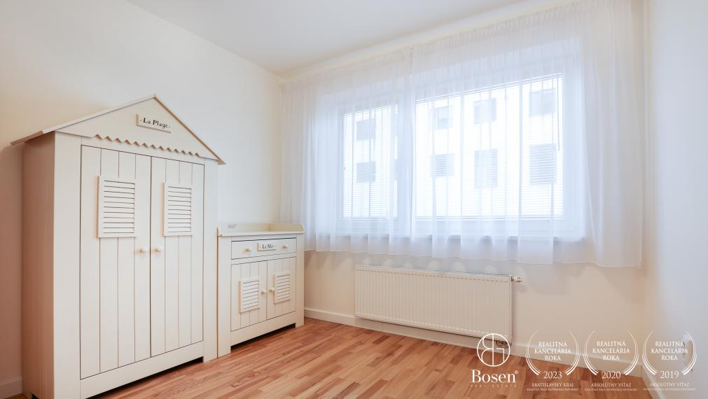 BOSEN | 4-izb byt s terasou a parkovacím státim, Chrenová