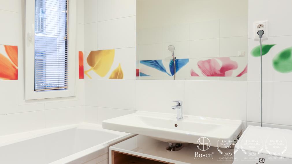 BOSEN | 4-izb byt s terasou a parkovacím státim, Chrenová