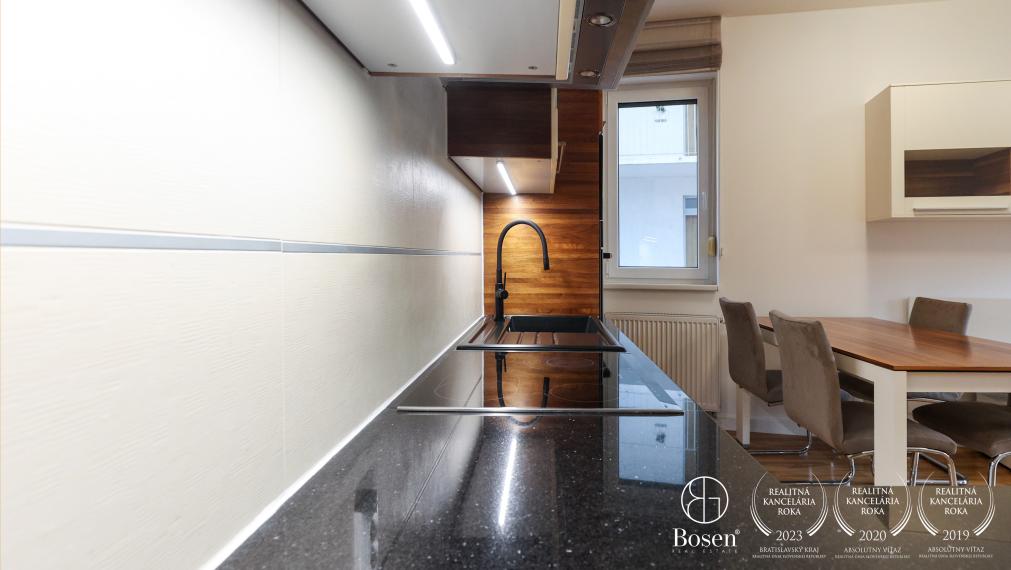 BOSEN | 4-izb byt s terasou a parkovacím státim, Chrenová