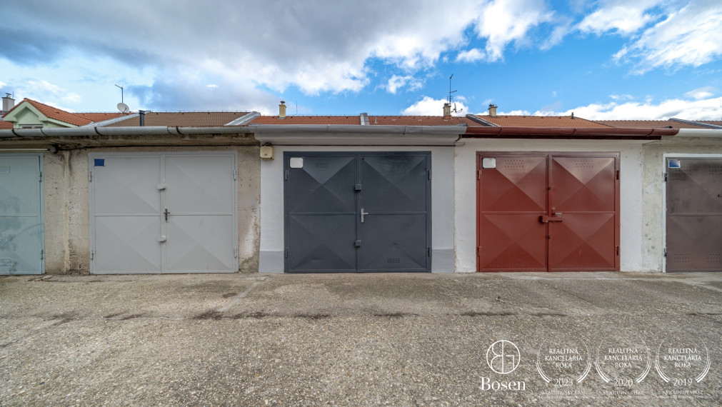 PREDANÉ - BOSEN I Železobetónová garáž na predaj, 21 m2, Gagarinova ul. Senec