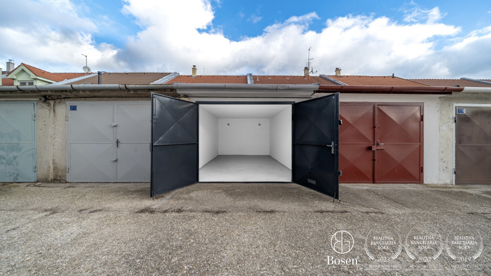 PREDANÉ - BOSEN I Železobetónová garáž na predaj, 21 m2, Gagarinova ul. Senec