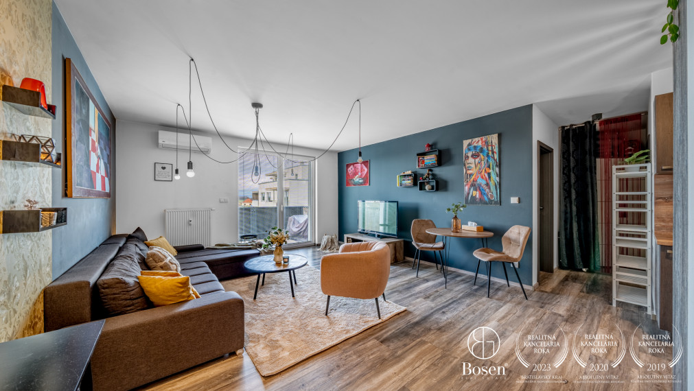 BOSEN | PREDANÉ Štýlový 2 izbový byt s priestranným balkónom a parkovacím státím, Opoj