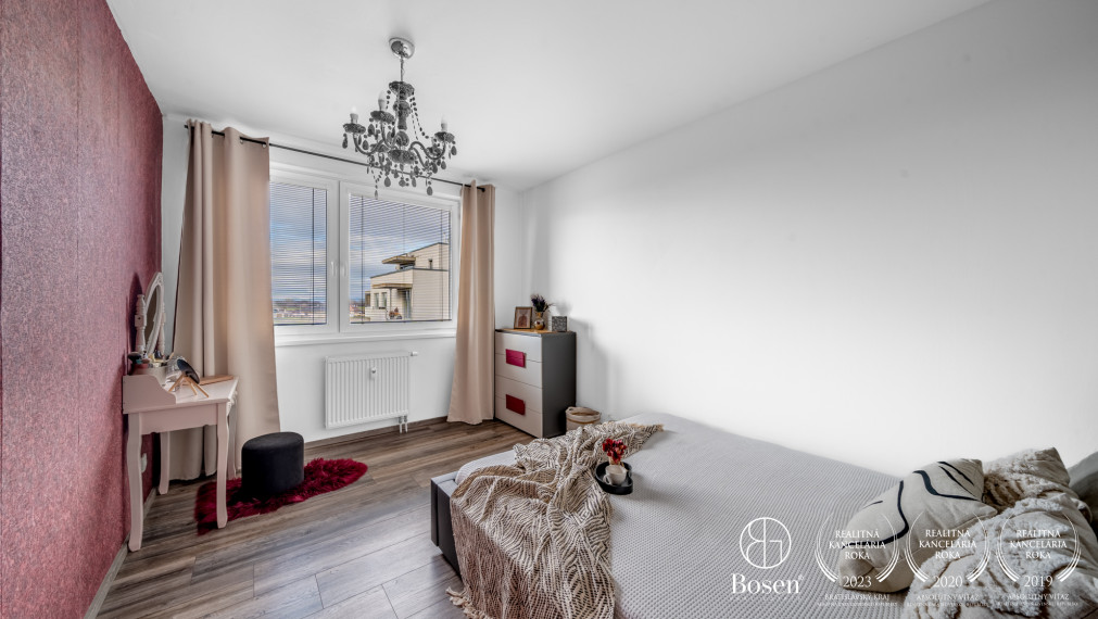BOSEN | PREDANÉ Štýlový 2 izbový byt s priestranným balkónom a parkovacím státím, Opoj
