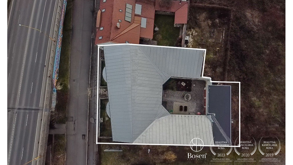 BOSEN | Historická budova z roku 1920 s veľkým potenciálom, Lučenec, 987m2.