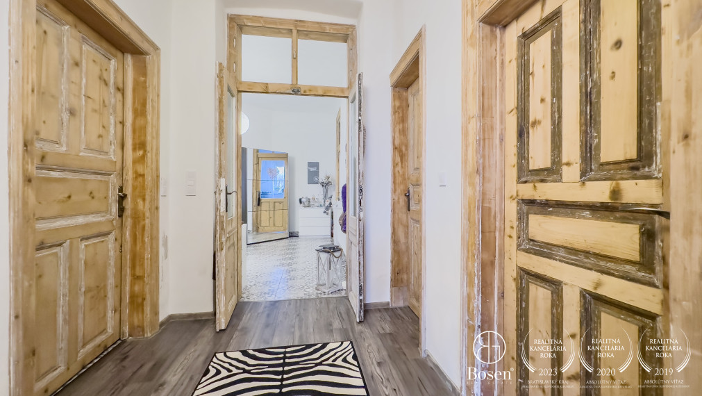 BOSEN | Historická budova z roku 1920 s veľkým potenciálom, Lučenec, 987m2.