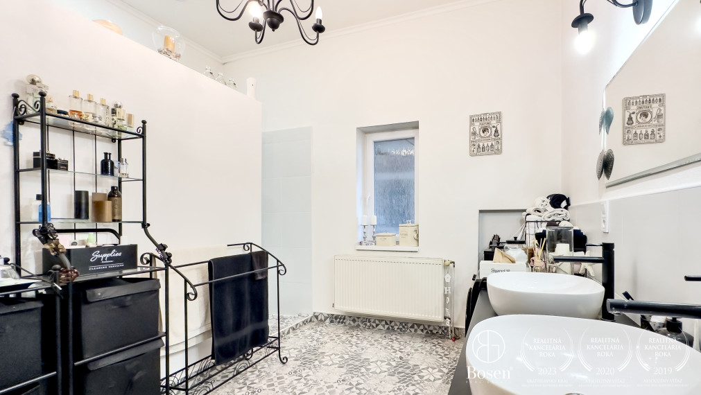 BOSEN | Historická budova z roku 1920 s veľkým potenciálom, Lučenec, 987m2.