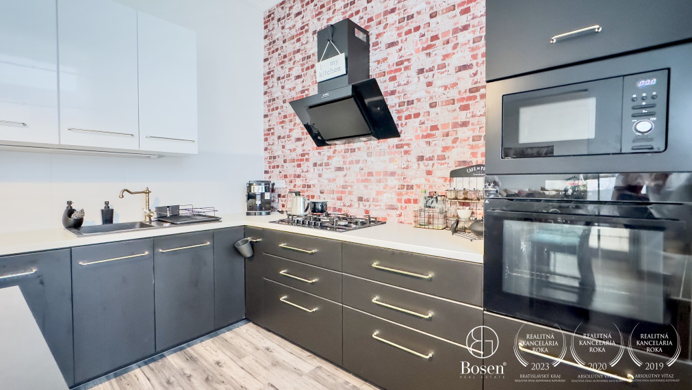 BOSEN | Historická budova z roku 1920 s veľkým potenciálom, Lučenec, 987m2.