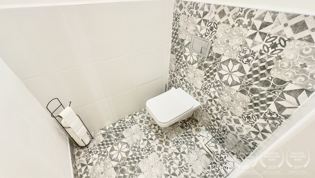 BOSEN | Historická budova z roku 1920 s veľkým potenciálom, Lučenec, 987m2.