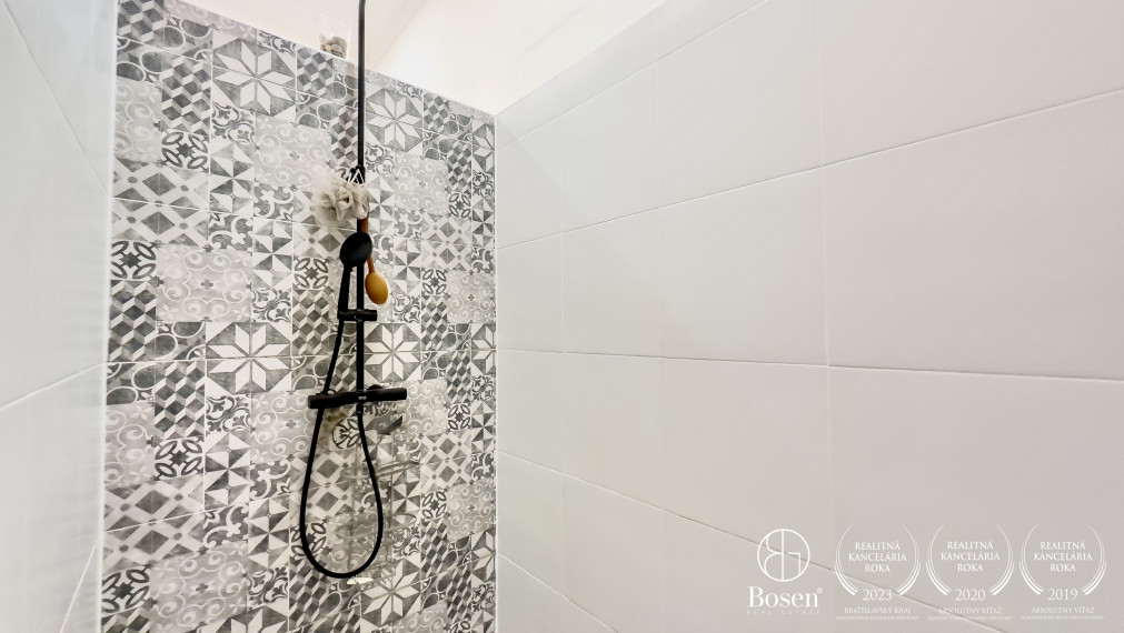 BOSEN | Historická budova z roku 1920 s veľkým potenciálom, Lučenec, 987m2.