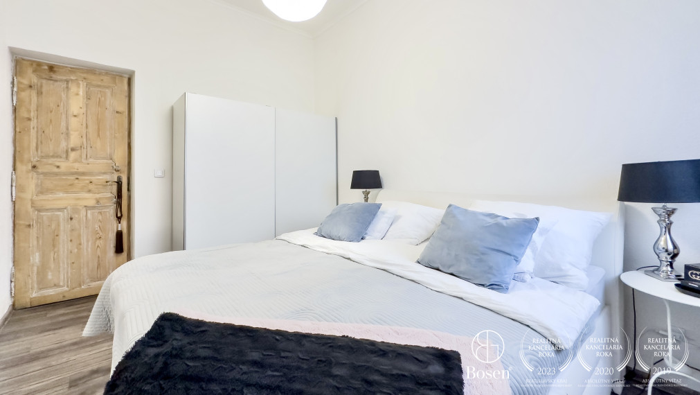 BOSEN | Historická budova z roku 1920 s veľkým potenciálom, Lučenec, 987m2.