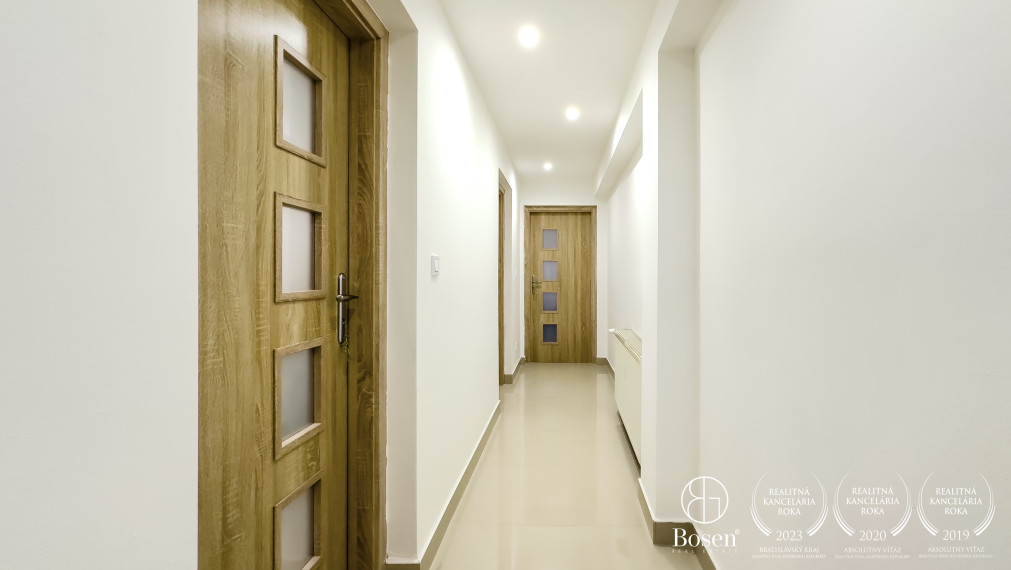 BOSEN | Historická budova z roku 1920 s veľkým potenciálom, Lučenec, 987m2.