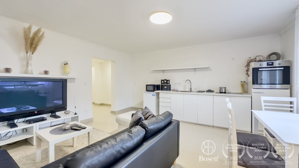 BOSEN | Historická budova z roku 1920 s veľkým potenciálom, Lučenec, 987m2.