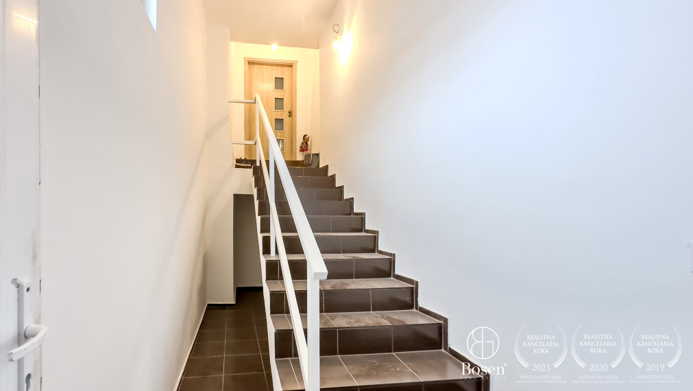 BOSEN | Historická budova z roku 1920 s veľkým potenciálom, Lučenec, 987m2.