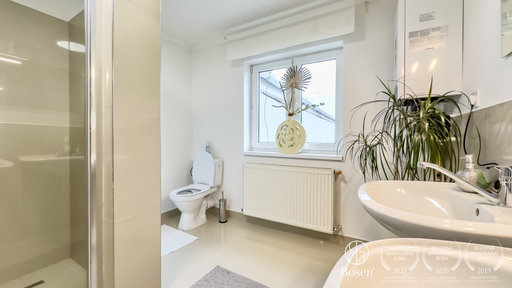 BOSEN | Historická budova z roku 1920 s veľkým potenciálom, Lučenec, 987m2.