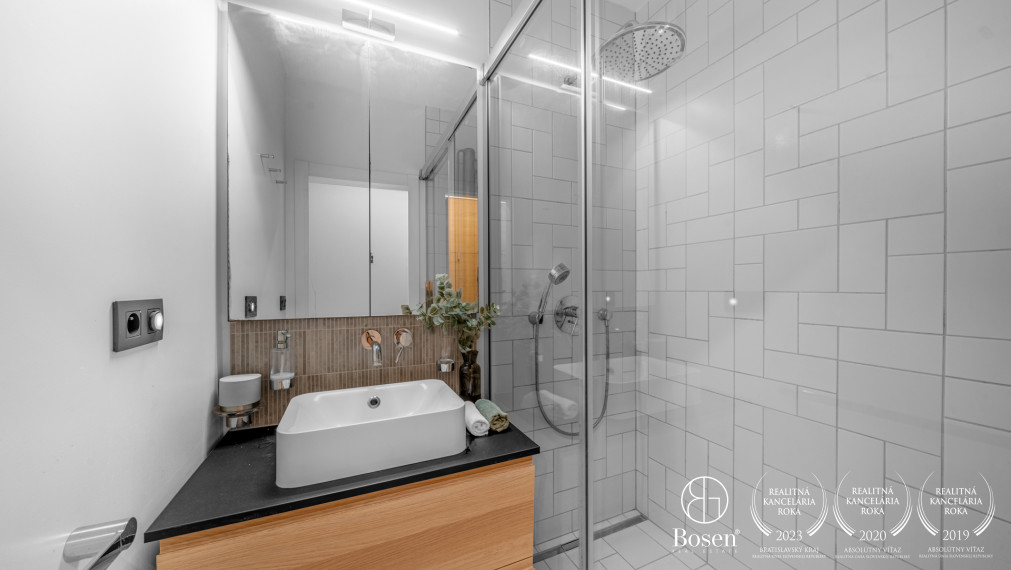 BOSEN | PRENÁJOM kompletne zariadený, klimatizovaný 3 izbový byt v Novom Meste