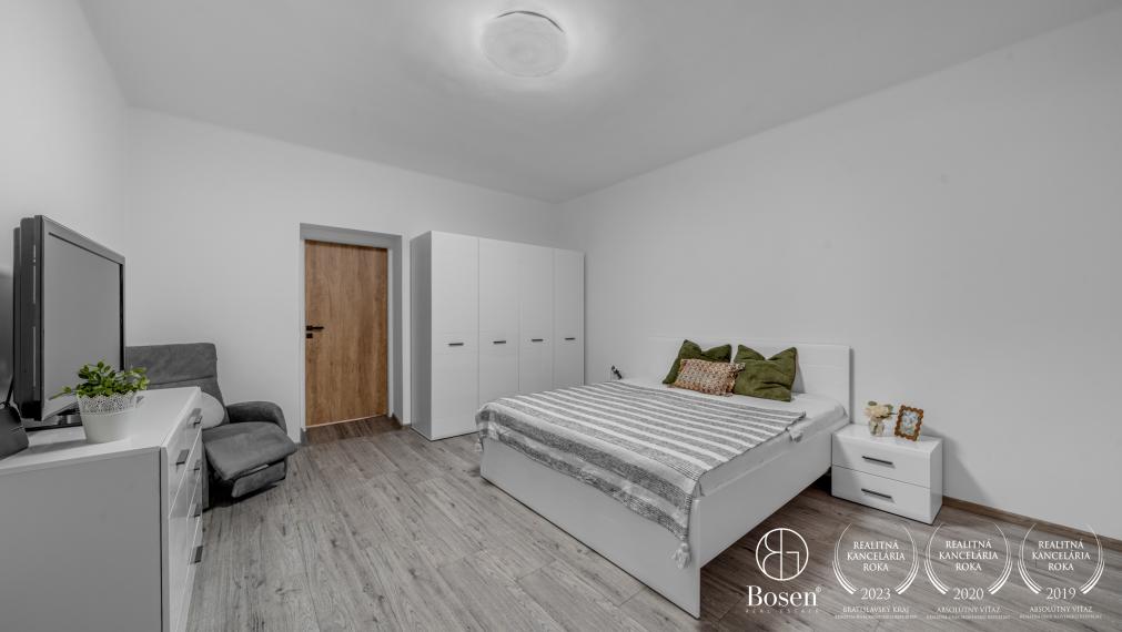 BOSEN | Prenájom 4 izbový rodinný dom s garážou, Farebná ulica, Bratislava - m.č. Ružinov - Prievoz