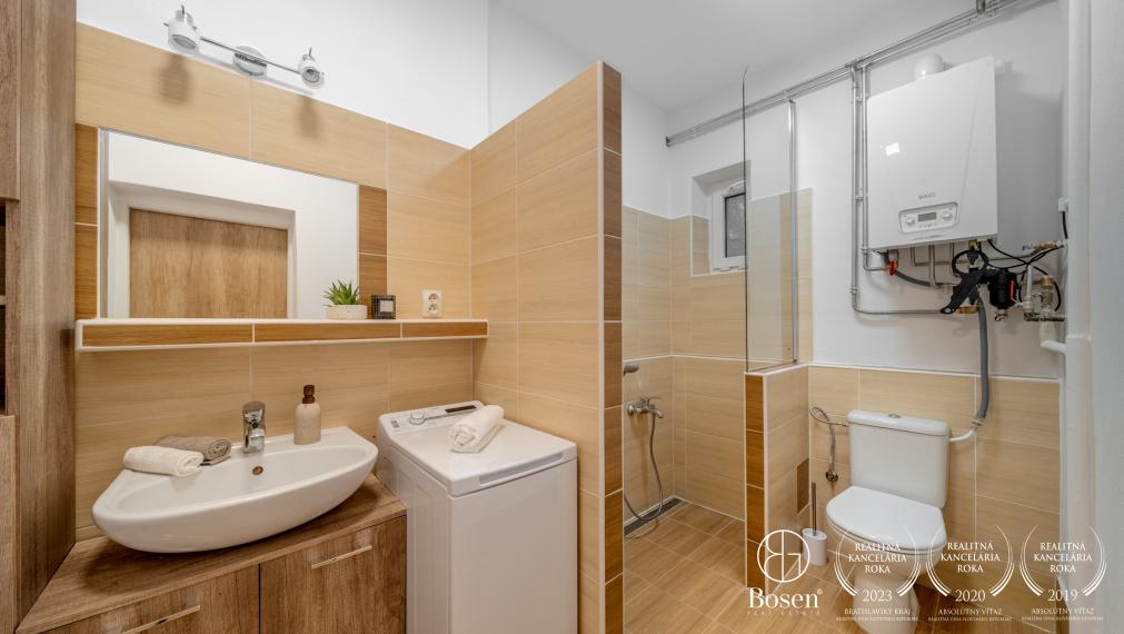 BOSEN | Prenájom 4 izbový rodinný dom s garážou, Farebná ulica, Bratislava - m.č. Ružinov - Prievoz