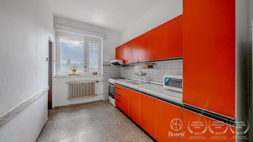 BOSEN | Dvojpodlažný rodinný dom s garážou, Sereď