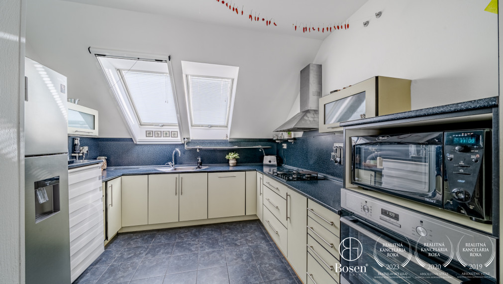 BOSEN | Dvojpodlažný rodinný dom s garážou, Sereď