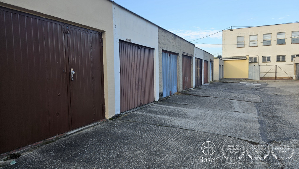 BOSEN | Garáž s elektronickou bránou na Zelenej ul. v Dun. Strede