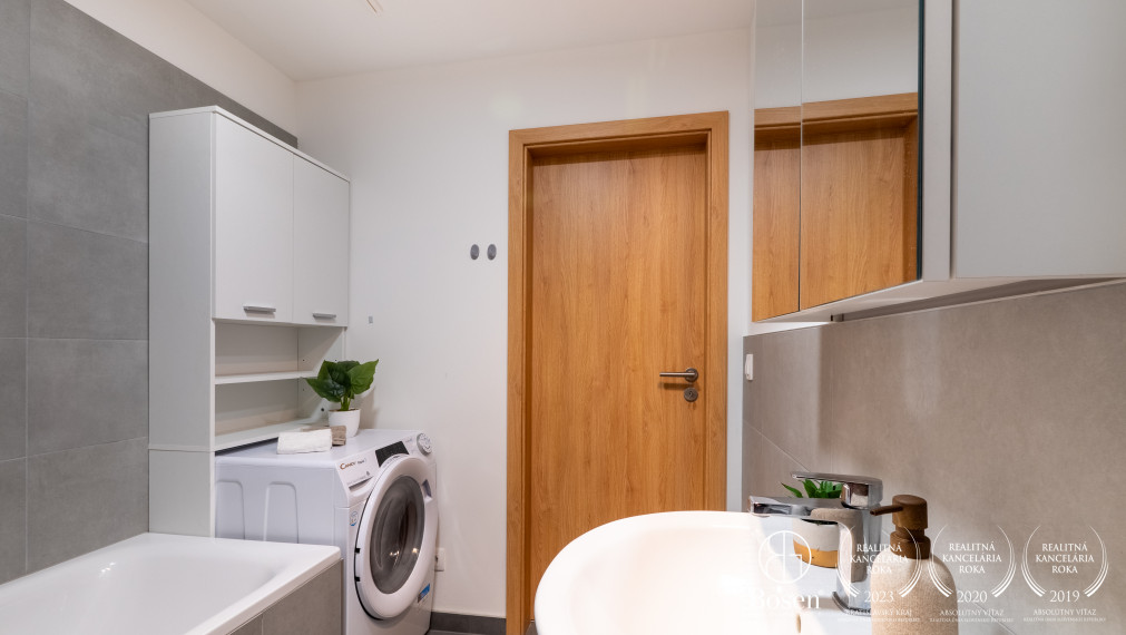 BOSEN | 1 izbový byt s parkovacím státím  na prenájom, Ovocné sady, Bratislava