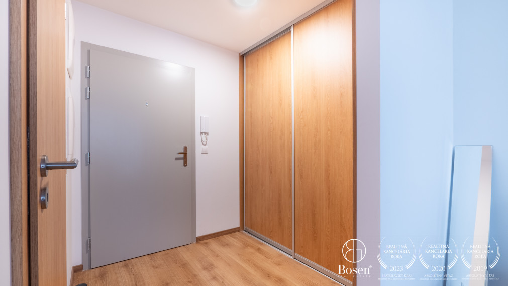 BOSEN | 1 izbový byt s parkovacím státím  na prenájom, Ovocné sady, Bratislava