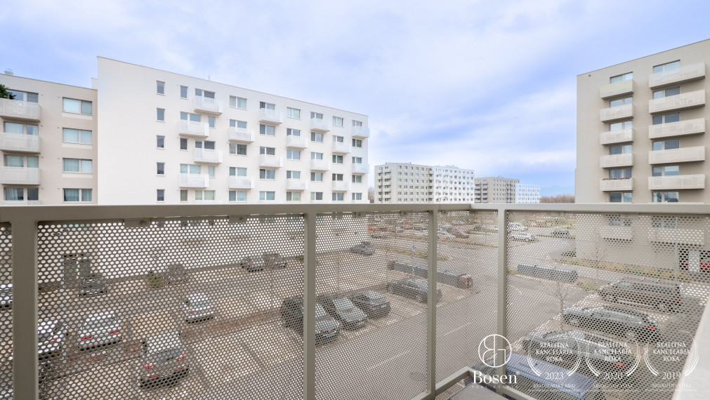 BOSEN | 1 izbový byt s parkovacím státím  na prenájom, Ovocné sady, Bratislava