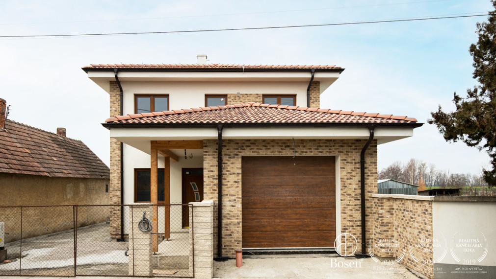 BOSEN | Poschodový 5i RD s tepelným čerpadlom v Lehniciach