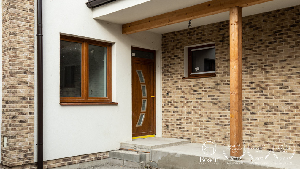 BOSEN | Poschodový 5i RD s tepelným čerpadlom v Lehniciach