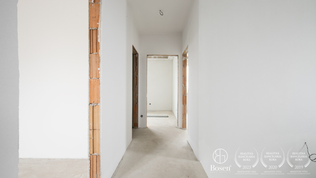 BOSEN | Poschodový 5i RD s tepelným čerpadlom v Lehniciach