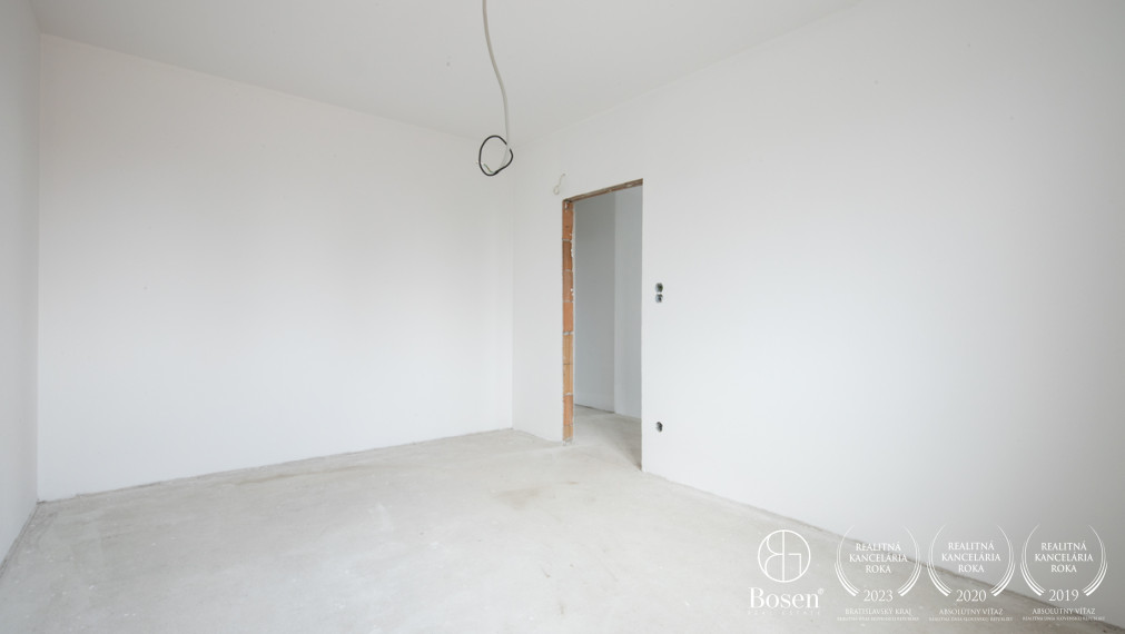 BOSEN | Poschodový 5i RD s tepelným čerpadlom v Lehniciach