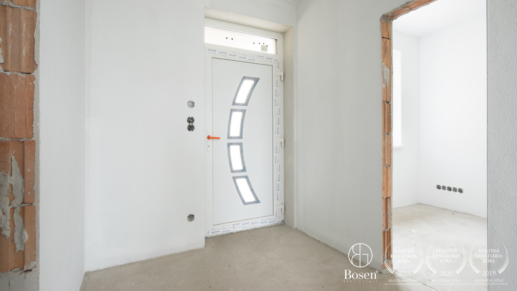 BOSEN | Poschodový 5i RD s tepelným čerpadlom v Lehniciach