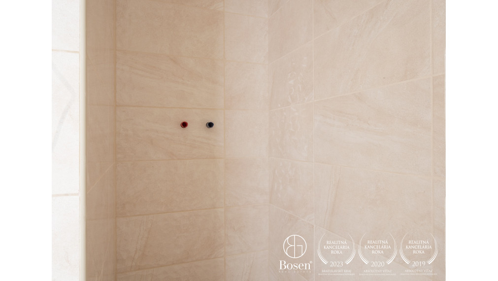 BOSEN | Poschodový 5i RD s tepelným čerpadlom v Lehniciach