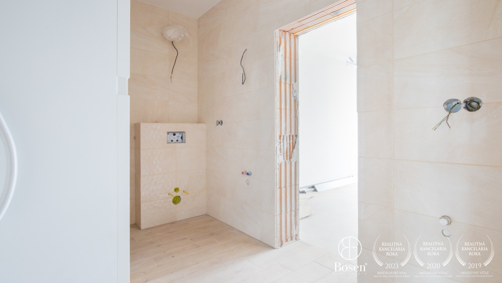 BOSEN | Poschodový 5i RD s tepelným čerpadlom v Lehniciach