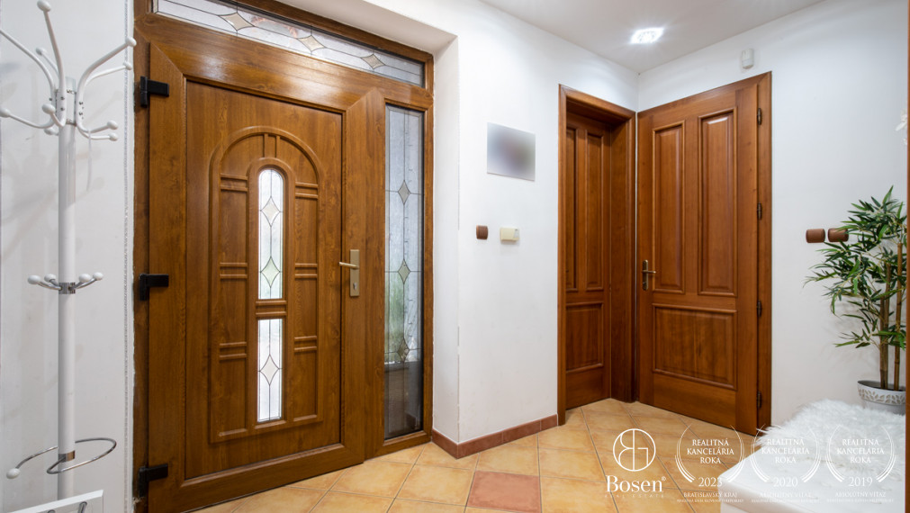 BOSEN | Rodinný dom pre náročných v lukratívnej časti obce Veľké Dvorníky